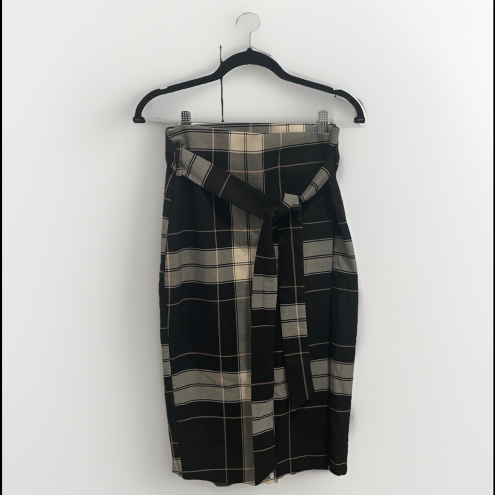 Women’s Plaid HM Black Grey Cream Pattern Pencil Wrap Belt Short Skirt Size 8